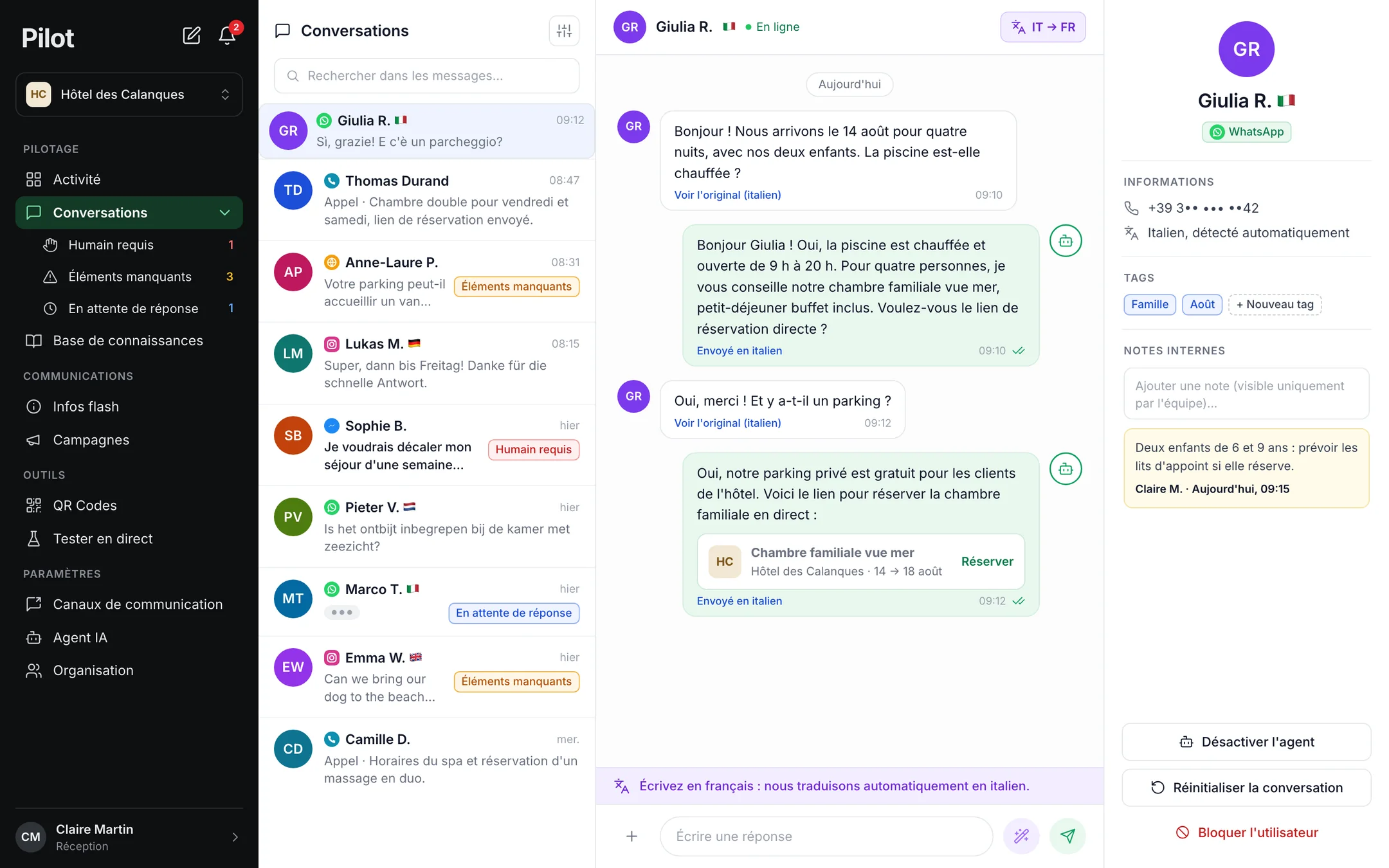 Pilot, conversation traduite automatiquement de l'italien au français, avec la fiche du visiteur (données de démonstration)
